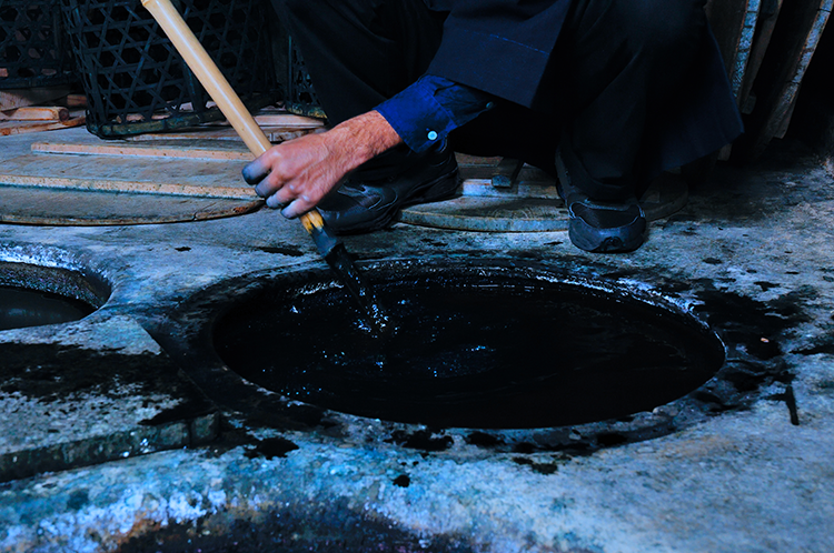 Watanabe Dyeing Shop, which continues to preserve Gujo Honzome