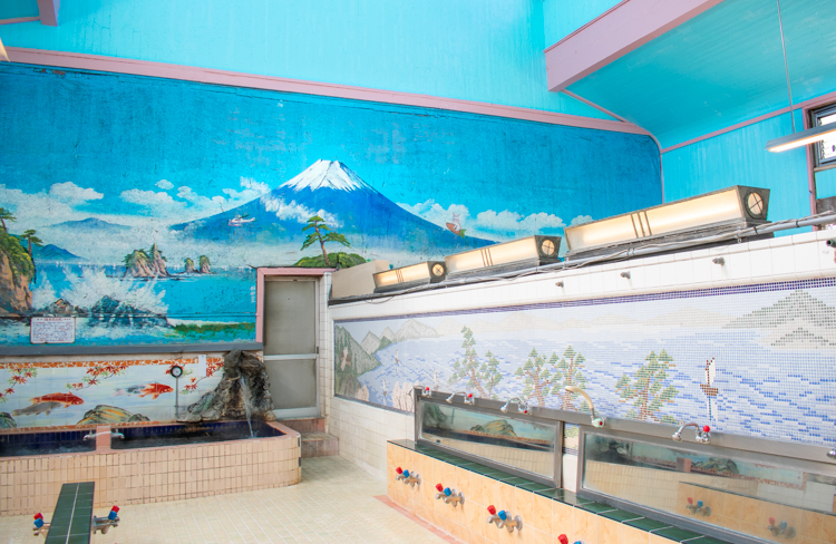 Beyond the closure: The historic public bathhouse "Teikoku-yu"