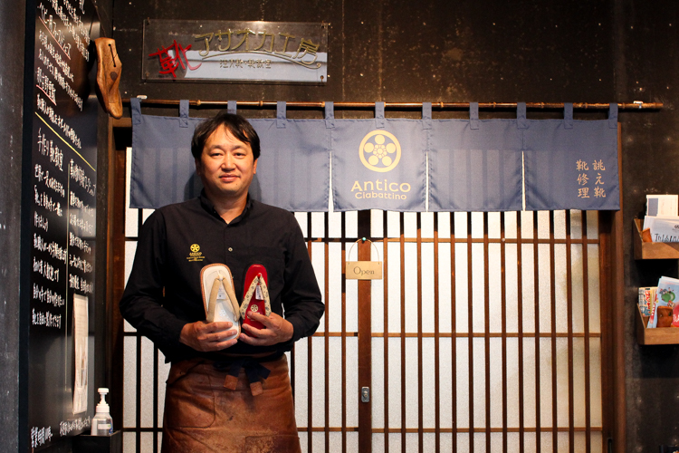 Hiroshi Asaoka, a leather shoe craftsman.