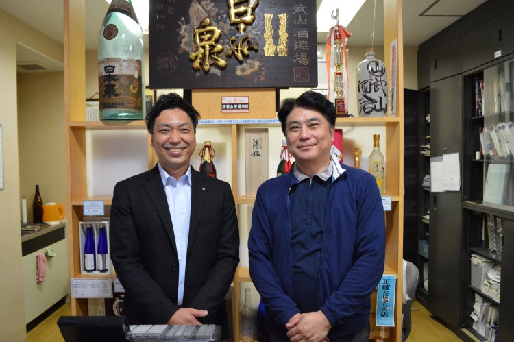 Production manager Takahiro Takeyama (right) and sales manager Shohei Takeyama (left)