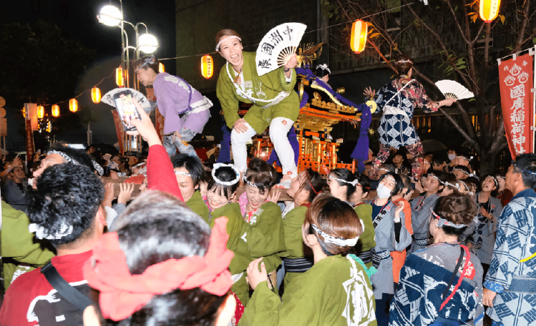 A view of the female mikoshi (portable shrine)