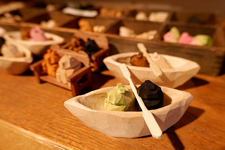 A miniature bear that makes a perfect souvenir. It's nice that you can mix and match them however you like.
