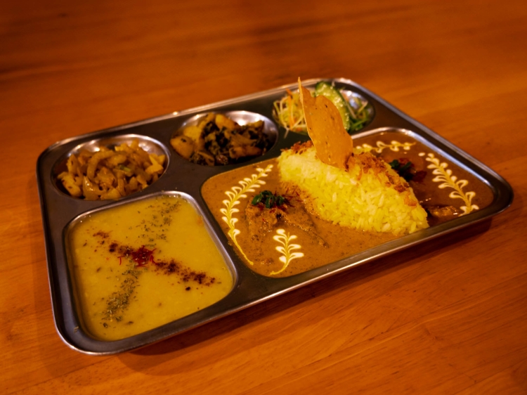 "SANGO"'s signature dish "Thali Set"