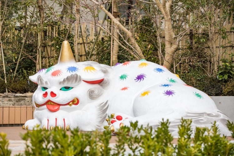 Nakamura Doll's "Daimyo's Great Guardian Dog" installed in Fukuoka Daimyo Garden City