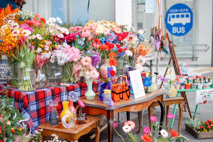 Colorful flowers decorate the venue at the "Boheme." booth.