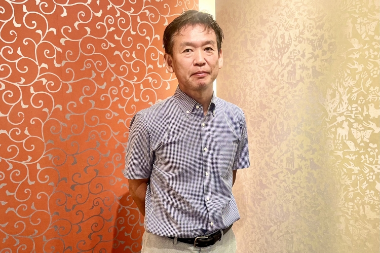 Mr. Nishimura, the CEO of Maruni Co., Ltd., conveys the appeal and potential of Kyo Karakami