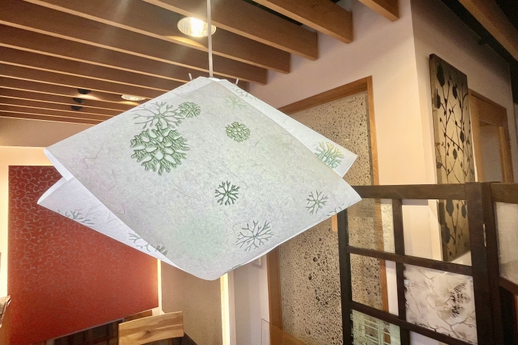"KARA-IRO" is a pendant light with a pattern printed on special Japanese paper.