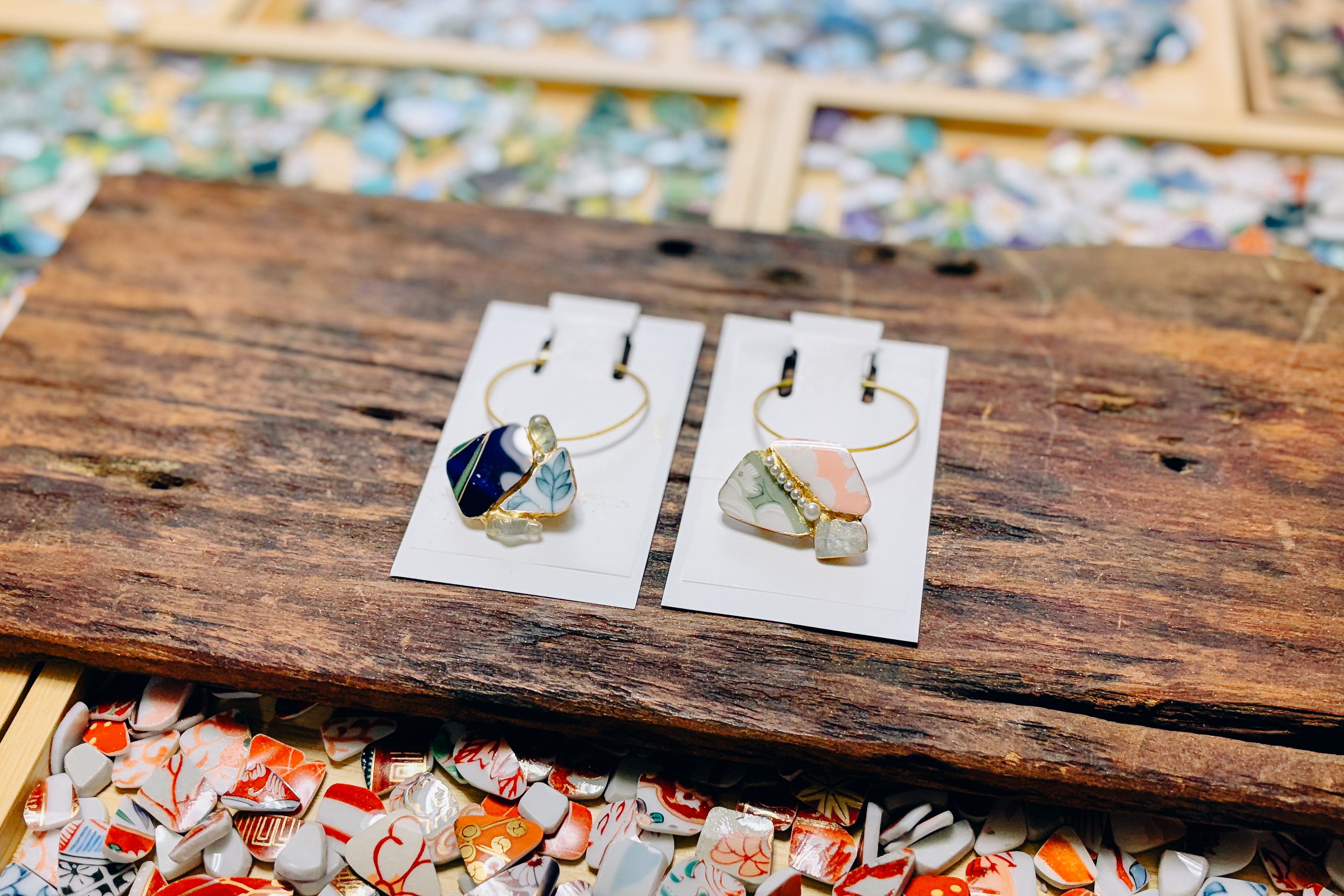 Create one-of-a-kind accessories from scraps. Enjoy a kintsugi (gold repair) experience in Kyoto.