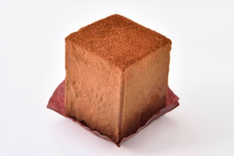 A chocolate shop that began with a wartime promise, continuing to deliver sweet happiness to Hakata.
