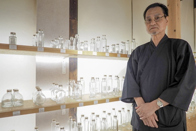 Mr. Shimizu carefully explained the history to us.