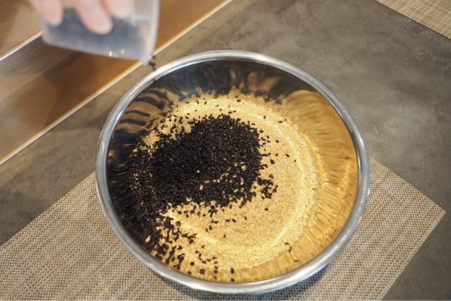 Mitoho's original healthy rice blend of black rice and brown rice (both "Niko-maru" variety).