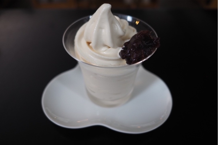 "Salted kelp broth soft serve ice cream (with Gokan 'Kobushari')" - available exclusively at the Yodoyabashi main store.