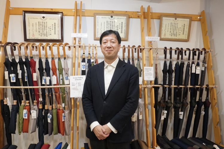 「小宮商店」代表取締役の小宮宏之さん 