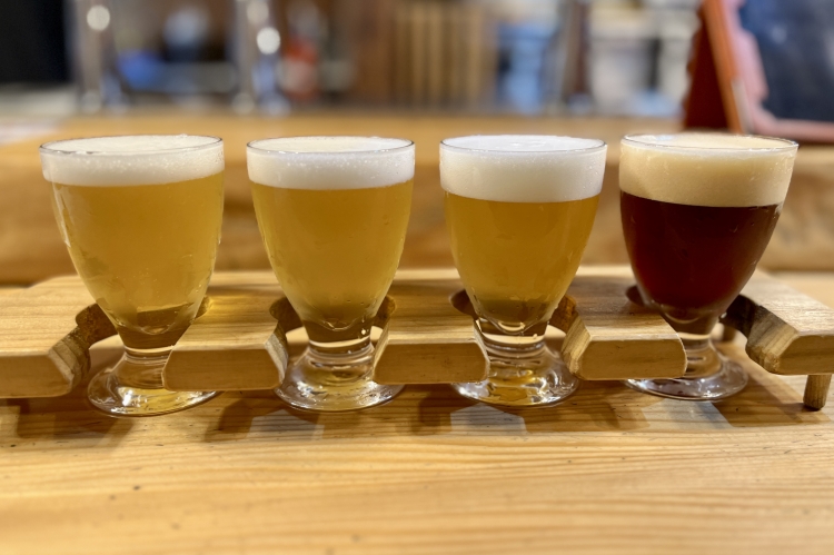 A "tasting set" that lets you sample small amounts of four different beers.