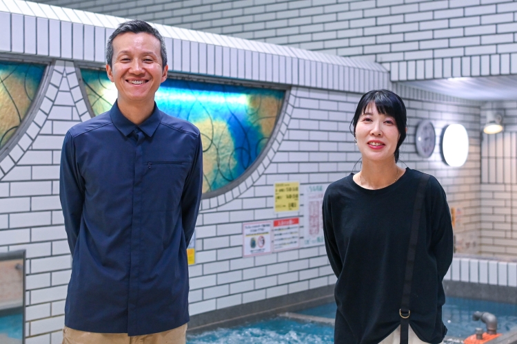 Hideo and Harumi Nishide, the third-generation owners of "Kyoto Tamano-yu"