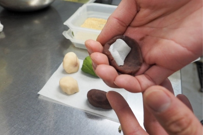 "Koryo mochi" is made to order.