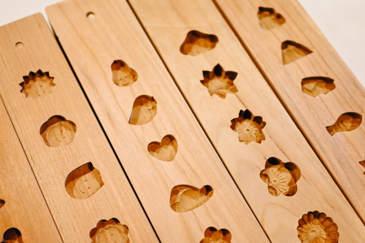 The wooden mold for the intricately crafted "UCHU wagashi"