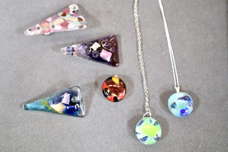 Examples of works that can be created in the workshop